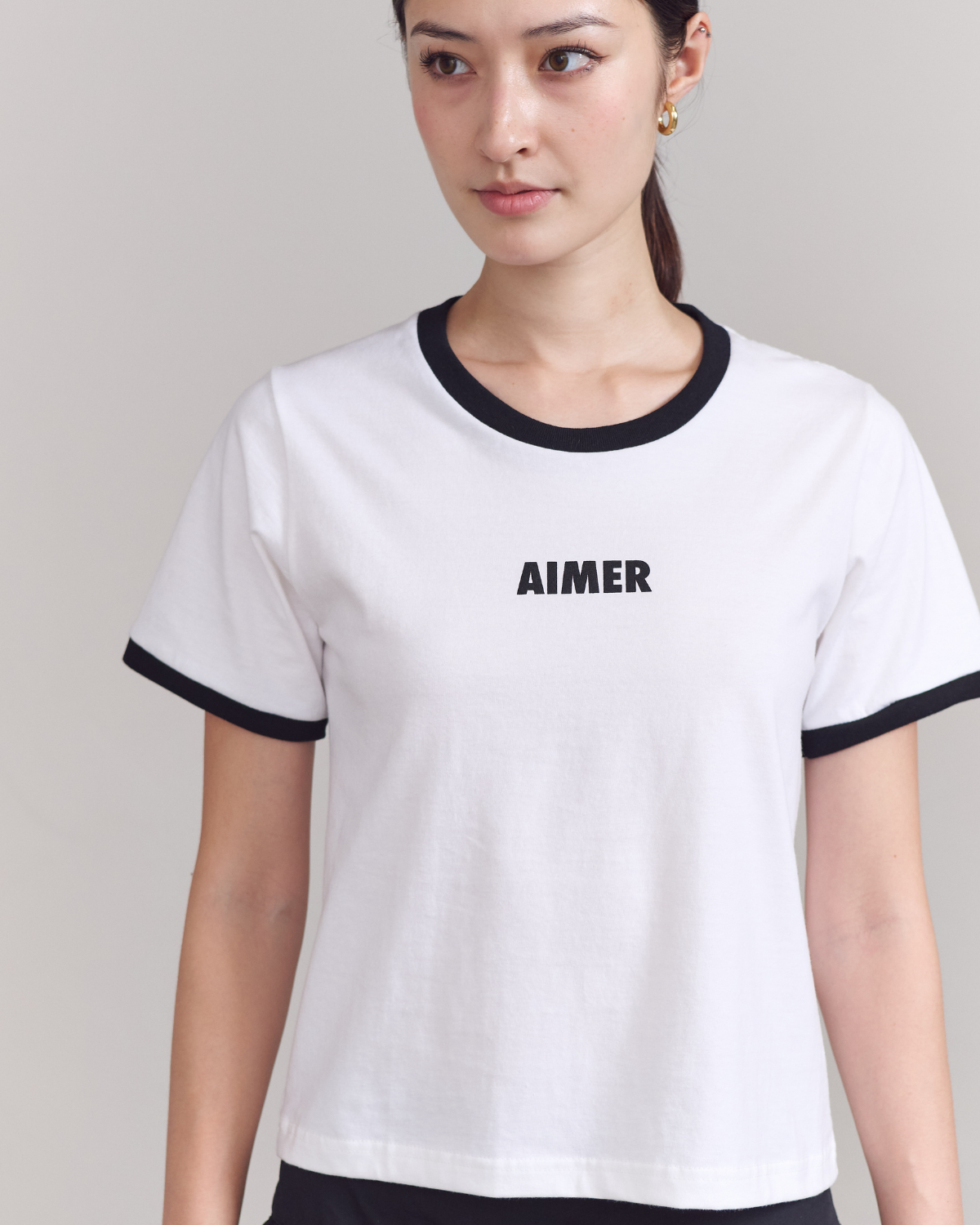 AIMER - Classic Contrast Ribbed T-Shirt in Black