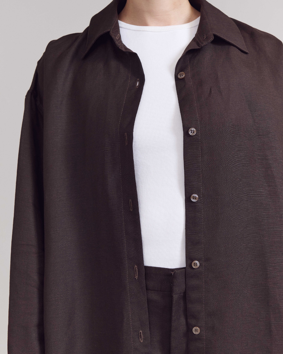 SS25 Lin et Lumière - Essential Oversized Shirt in Dark Brown Linen