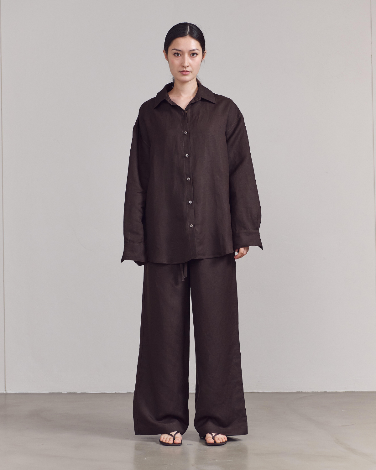 SS25 Lin et Lumière - Wide Leg Trousers in Dark Brown Linen