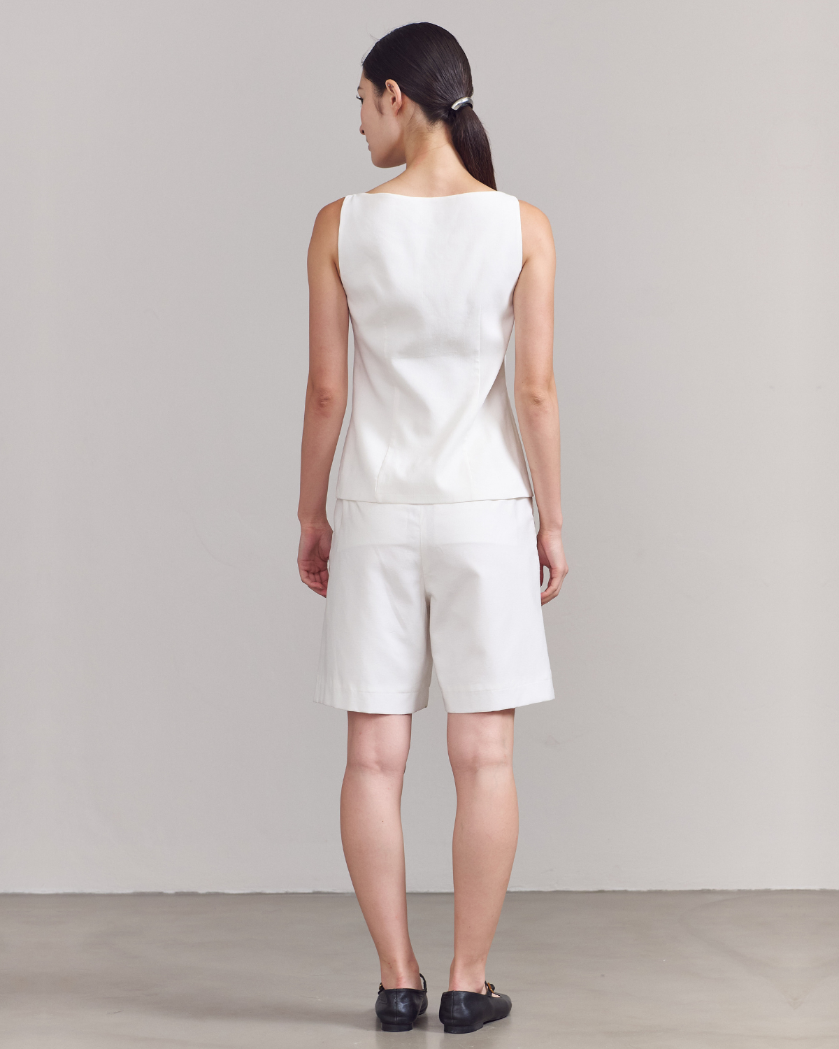SS25 Lin et Lumière - Essential Bermuda Shorts in White Linen