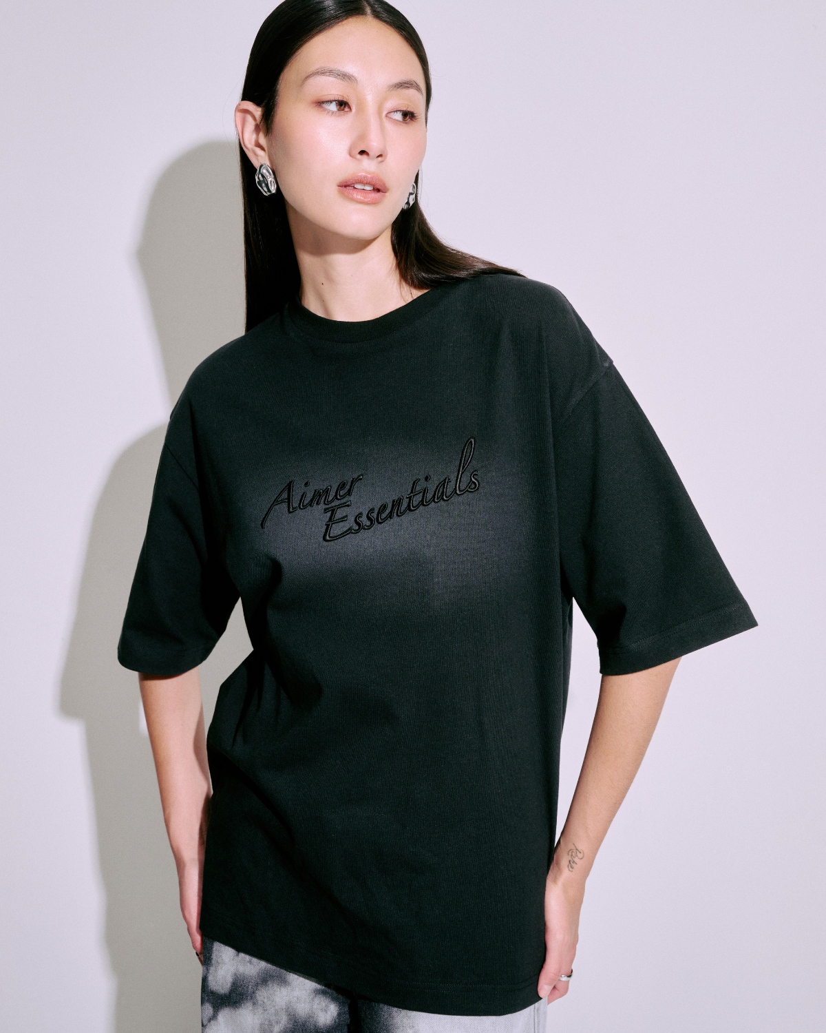 Jungle Urbaine - AIMER Essential Embroidery T-Shirt in Faded Black