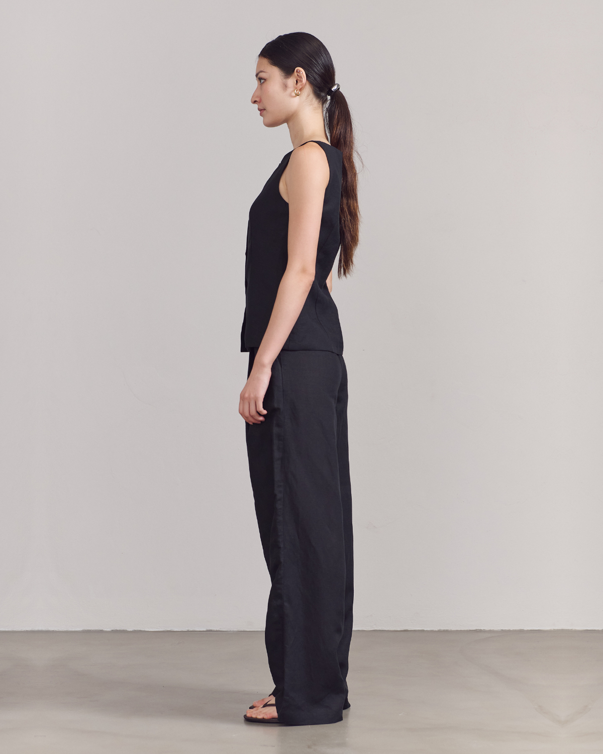 SS25 Lin et Lumière - Classic Square Neck Vest in Black Linen