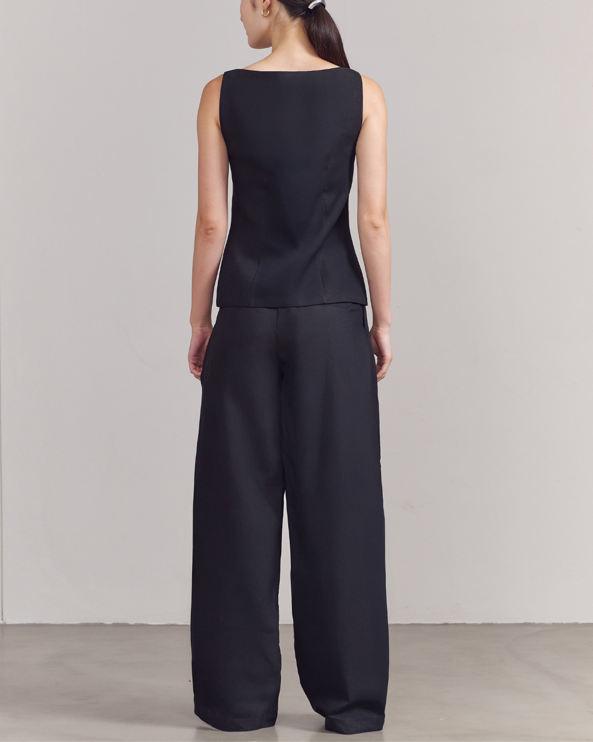 SS25 Lin et Lumière - Oversized Trousers in Black Linen
