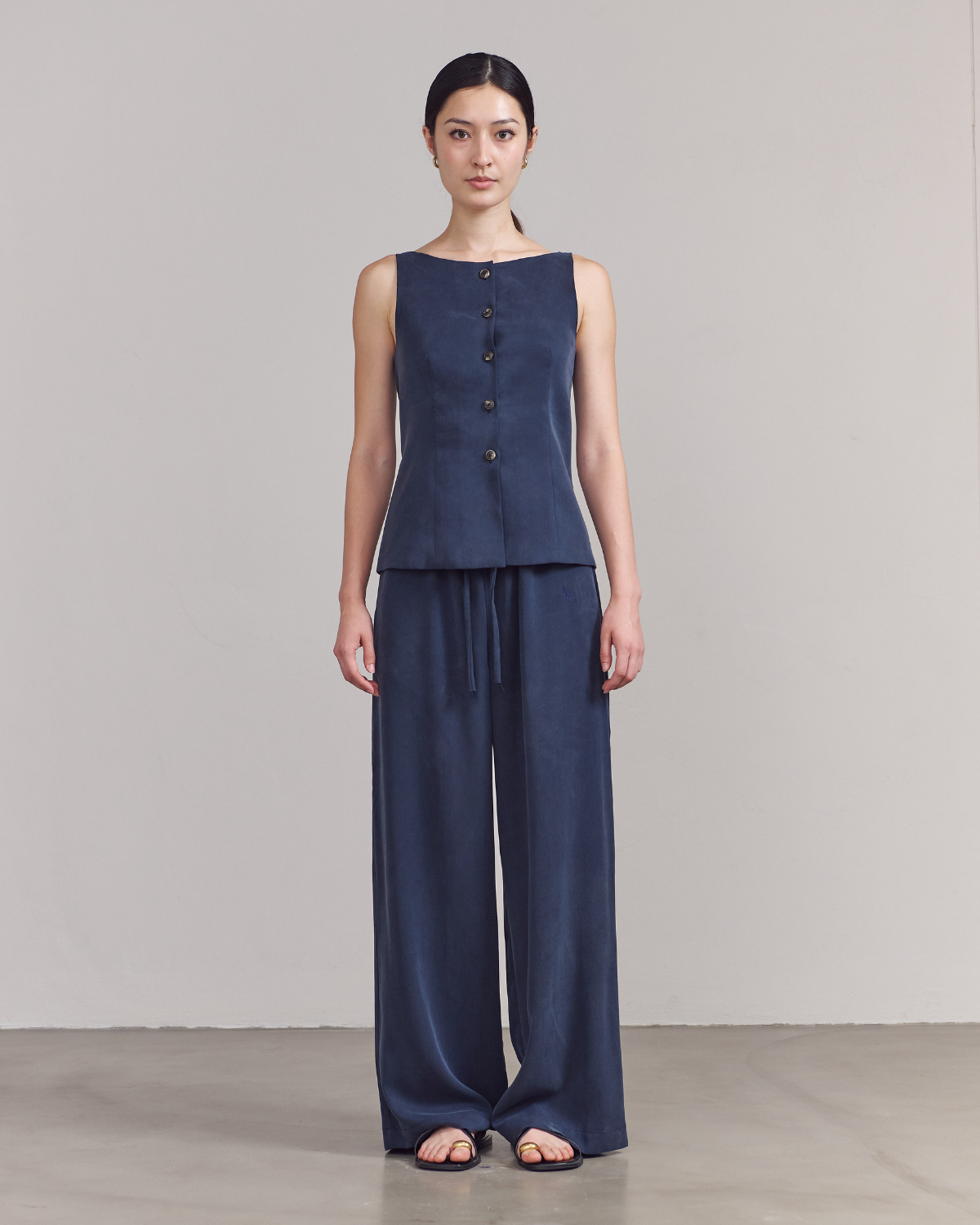 SS25 Lin et Lumière - Wide Leg Trousers in Navy Tencel
