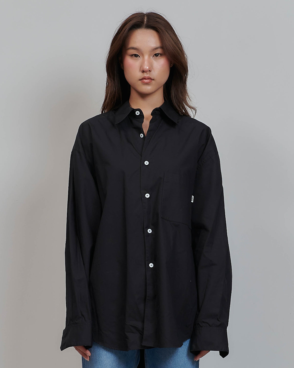 AIMER - Essential Oversized Shirt in Black
