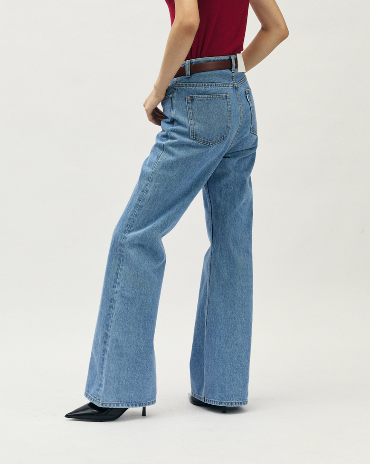 AIMER - 70s Flared Jeans in Light Blue Wash