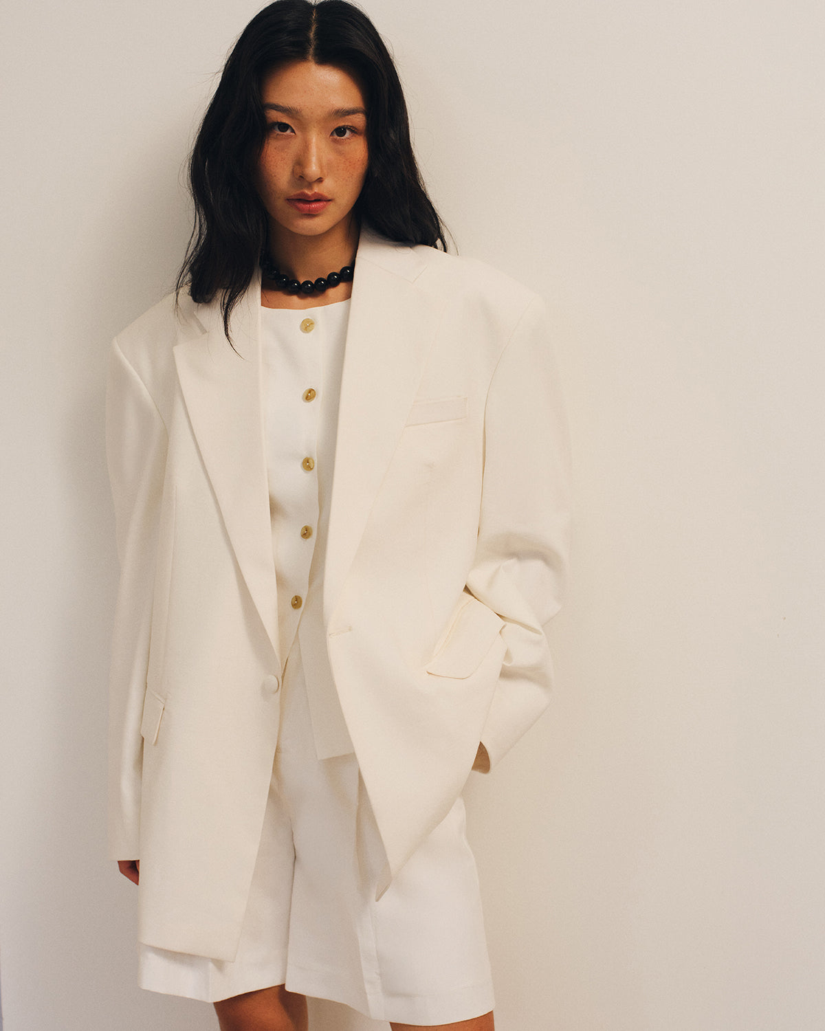 SS25 Lin et Lumière - Essential Bermuda Shorts in White Linen