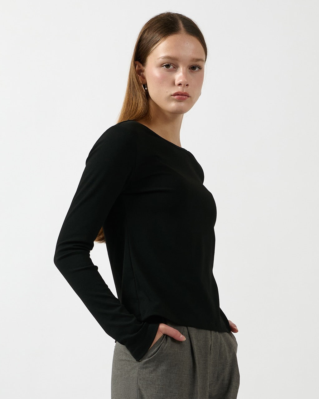 AIMER Core Essential - Classic Long Sleeve T-Shirt in Black