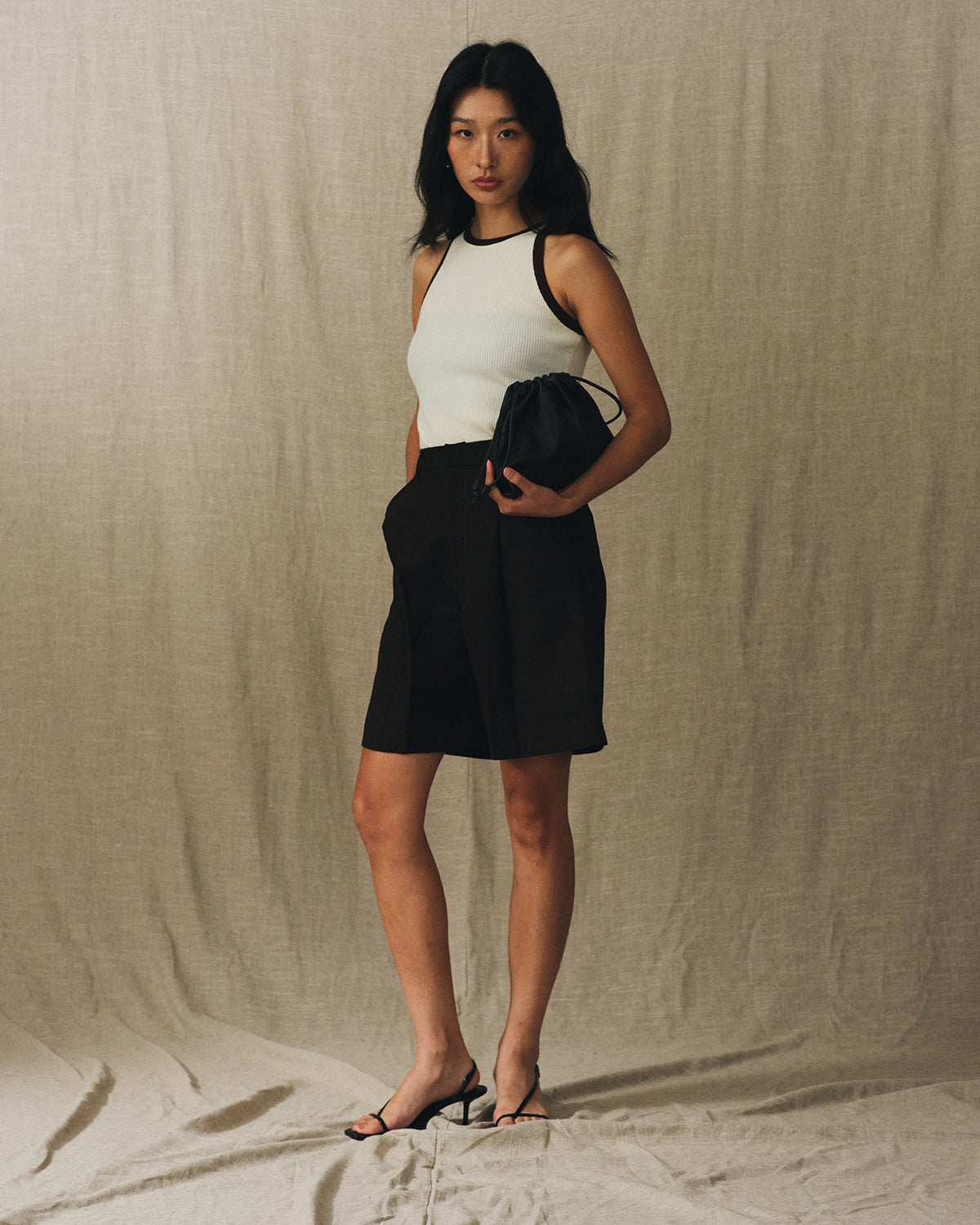 SS25 Lin et Lumière - Essential Bermuda Shorts in Dark Brown Linen