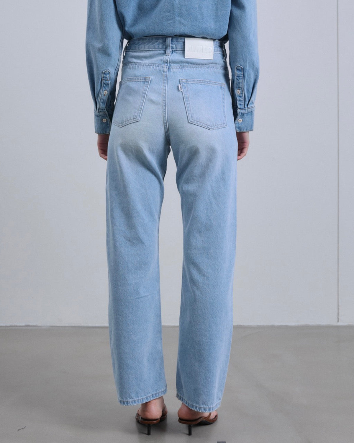 SS25 Denim - Straight Fit Jeans in Light Faded Wash
