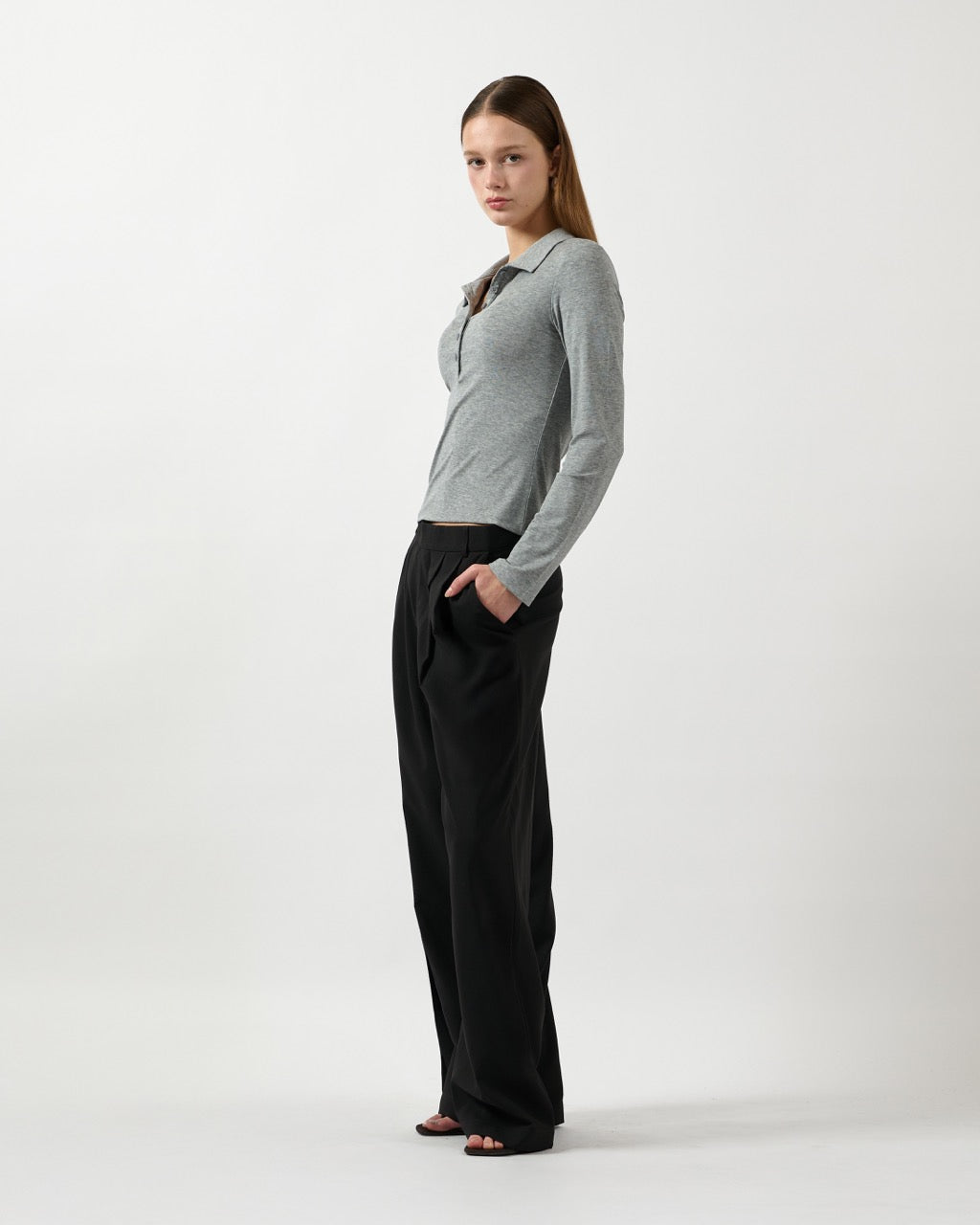 AIMER Core Essential - Double Pleated Oversized Trousers in Black