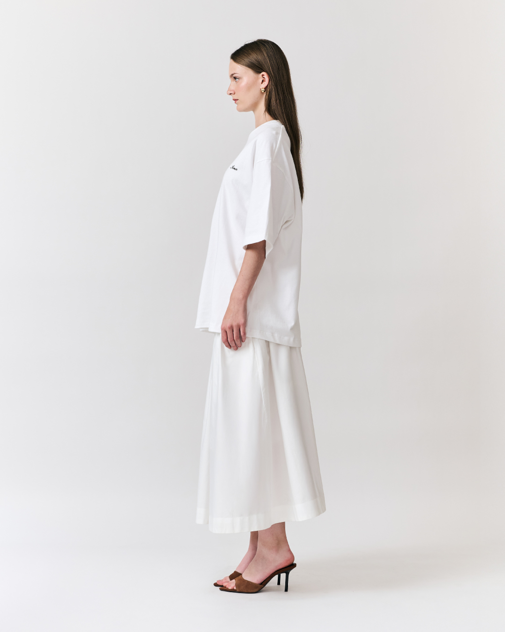 Été Parisien - Le Club Oversized T-Shirt in White