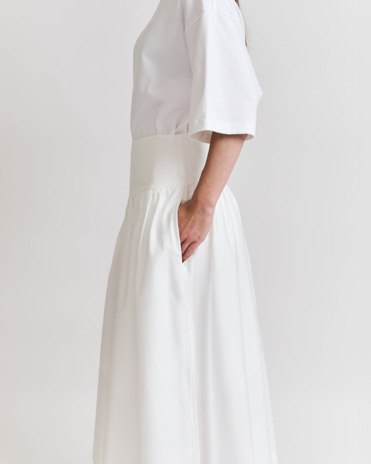 AIMER - Midi A Skirt With Pockets in White