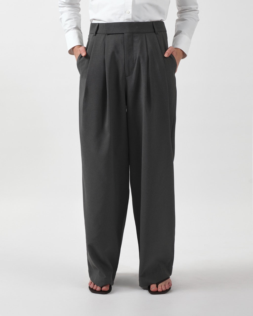 AIMER Core Essential - Double Pleated Oversized Trousers in Dark Grey