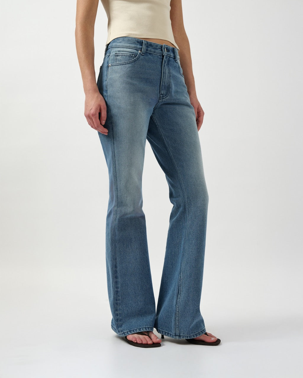 AIMER Core Essential - High Rise Bootcut Jeans in Vintage Wash