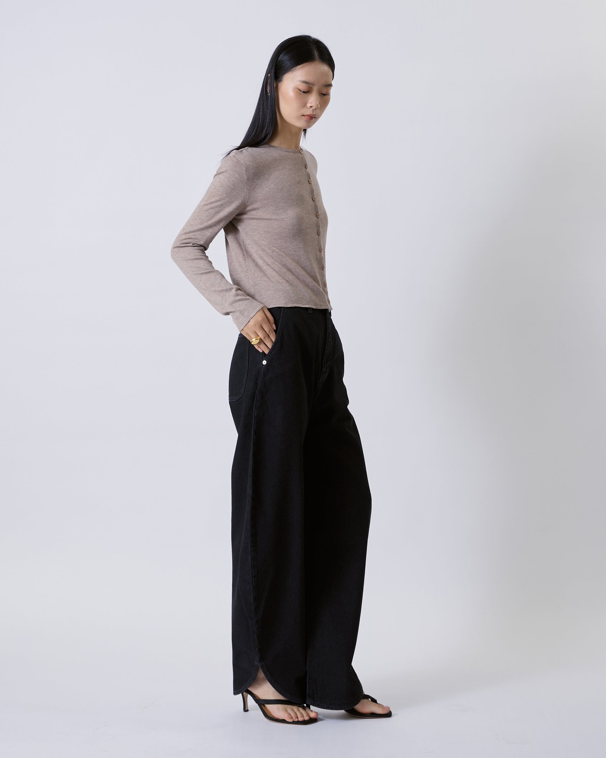 Jungle Urbaine - Cashmere Knitted Cardigan in Mocha