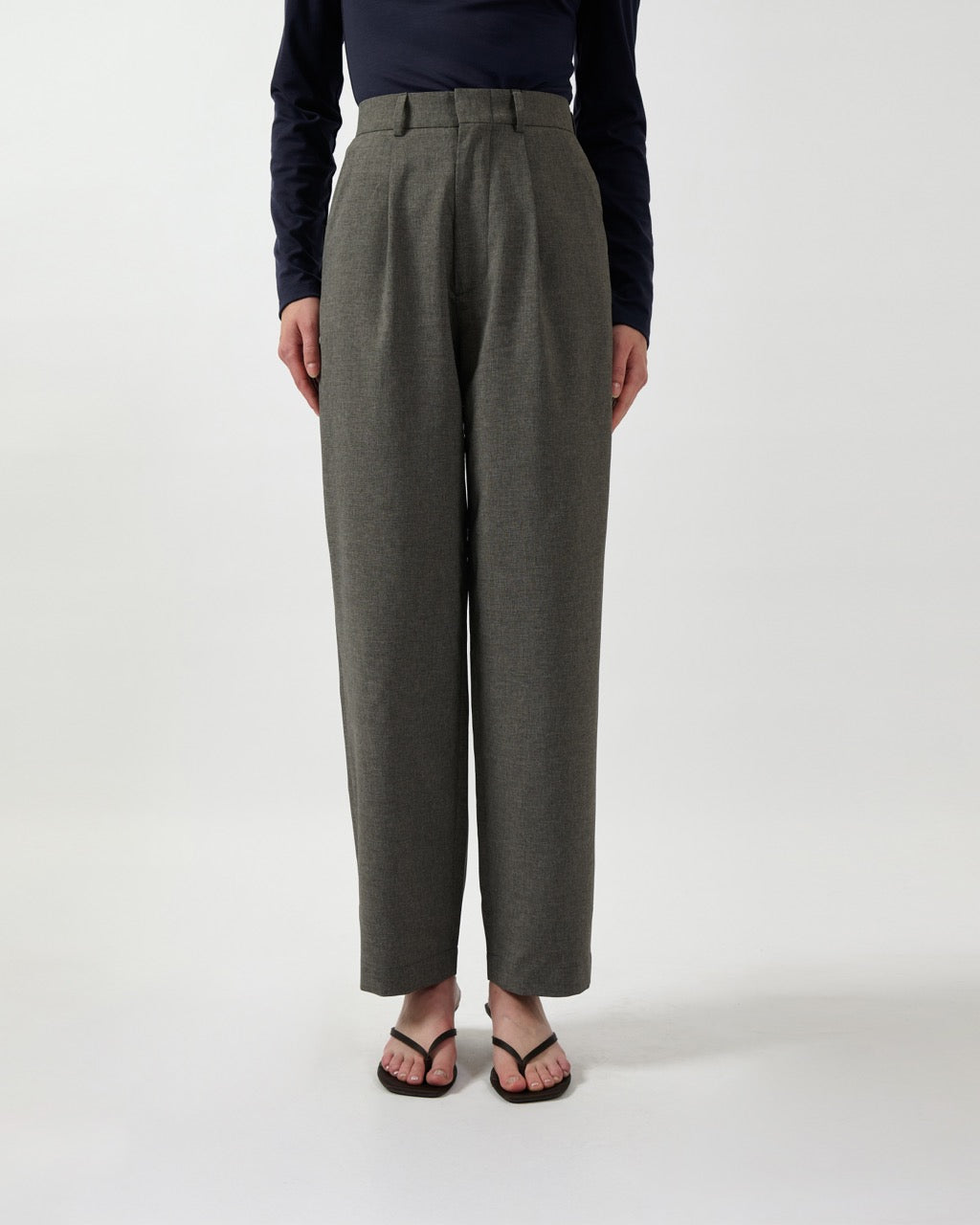 AIMER Core Essential - Straight Fit Trousers in Grey
