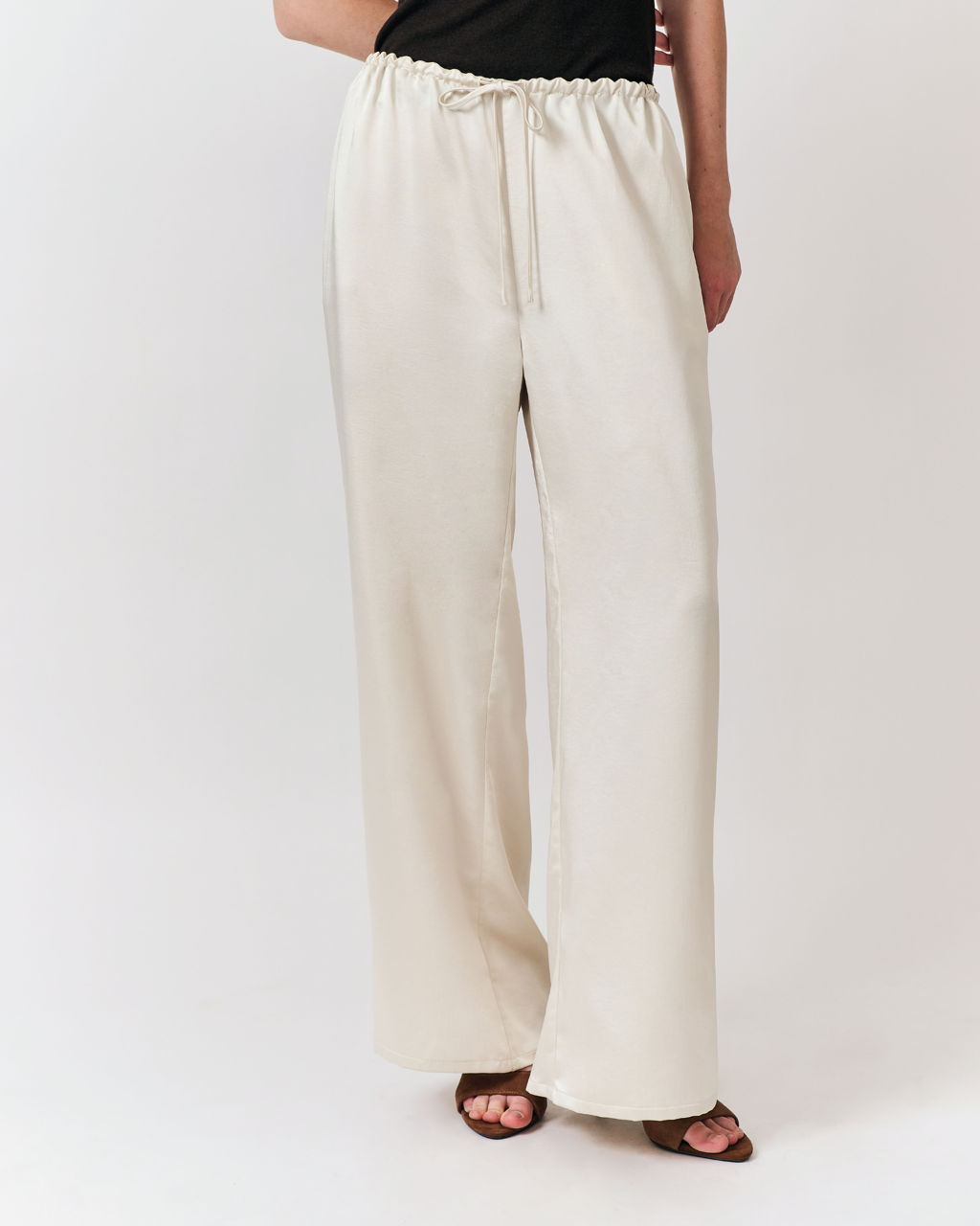 Été Parisien - Drawstring Satin Trousers in Ivory