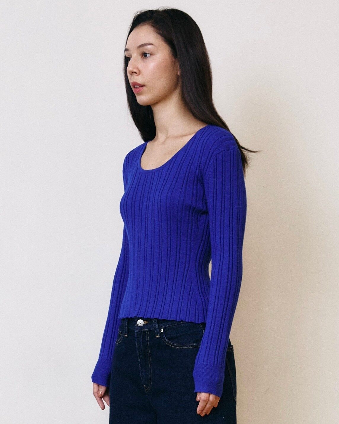 U-Neck Long Sleeve Top